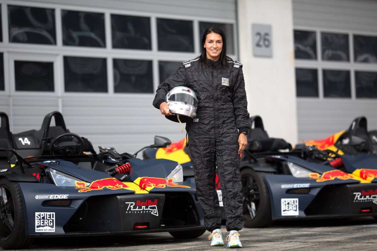 FOTO&VIDEO Imagini senzaționale pe circuitul de Formula 1 cu cea mai bună handbalistă a lumii » Cristina Neagu, show cu 200 km pe oră!