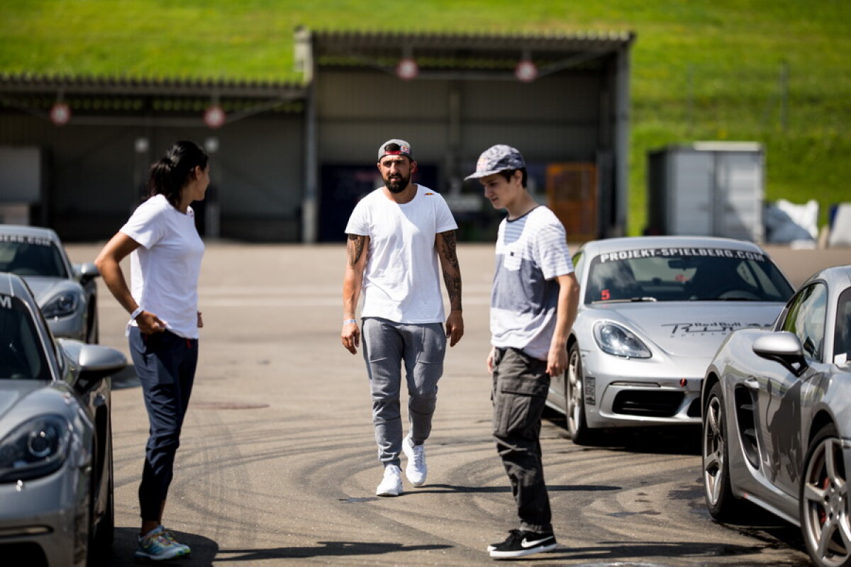 FOTO&VIDEO Imagini senzaționale pe circuitul de Formula 1 cu cea mai bună handbalistă a lumii » Cristina Neagu, show cu 200 km pe oră!