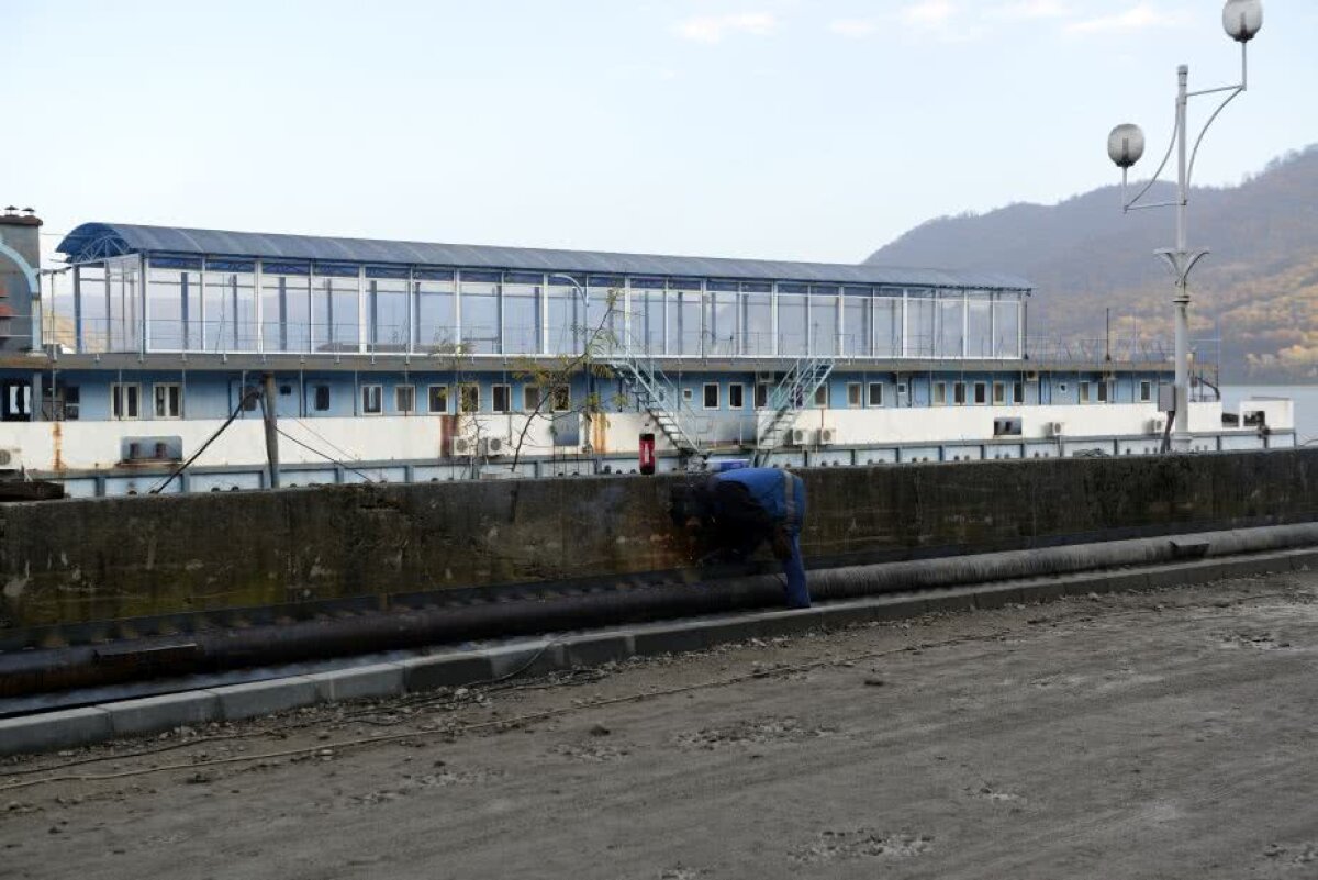 INVESTIGAȚIE GSP // FOTO Imagini-șoc: au scufundat câteva sute de mii de euro! Rabla de la Orșova pe care trebuiau să stea sportivii, dar care nu a găzduit pe nimeni în 13 ani