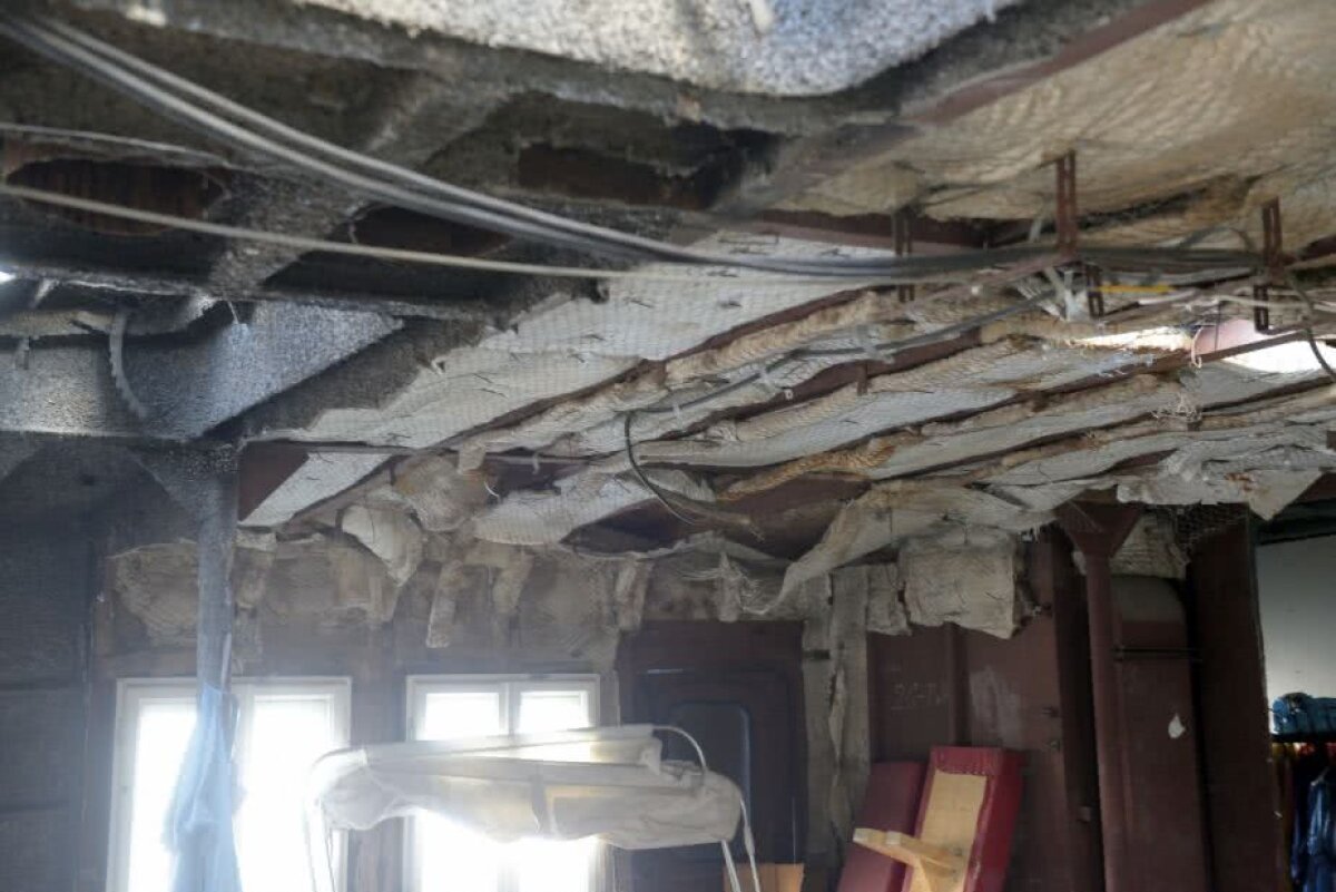 INVESTIGAȚIE GSP // FOTO Imagini-șoc: au scufundat câteva sute de mii de euro! Rabla de la Orșova pe care trebuiau să stea sportivii, dar care nu a găzduit pe nimeni în 13 ani