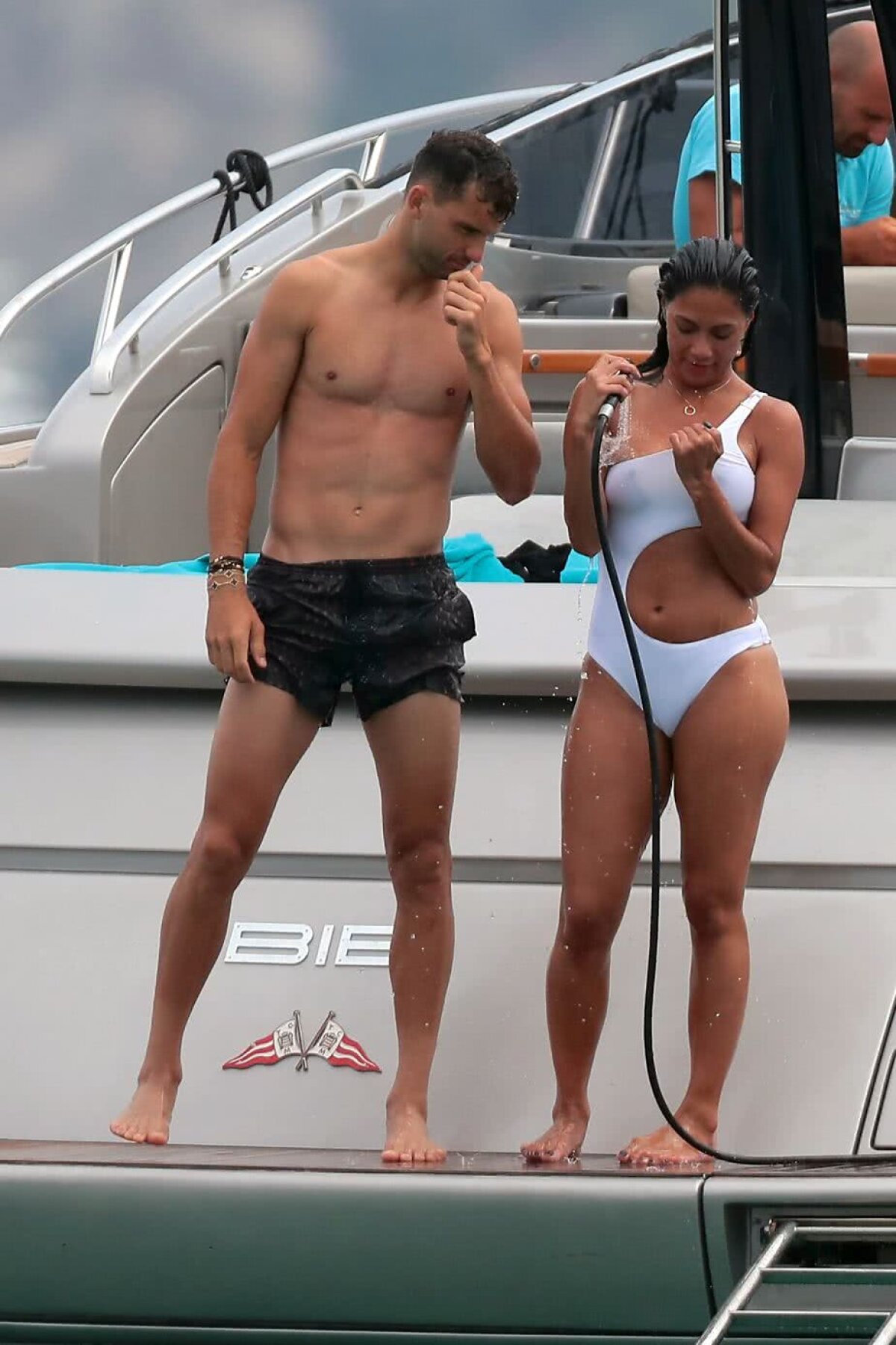 VIDEO + FOTO Imagini incendiare cu Dimitrov și Nicole Scherzinger » Ce au făcut cei doi pe yacht în Saint Tropez