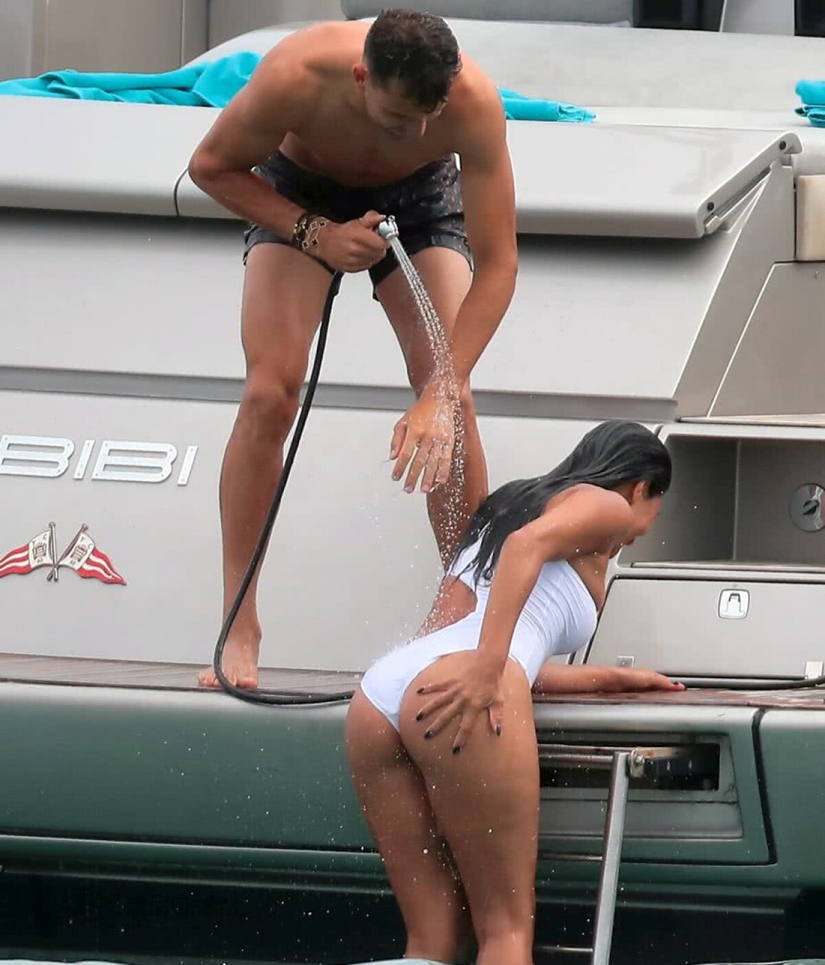 VIDEO + FOTO Imagini incendiare cu Dimitrov și Nicole Scherzinger » Ce au făcut cei doi pe yacht în Saint Tropez