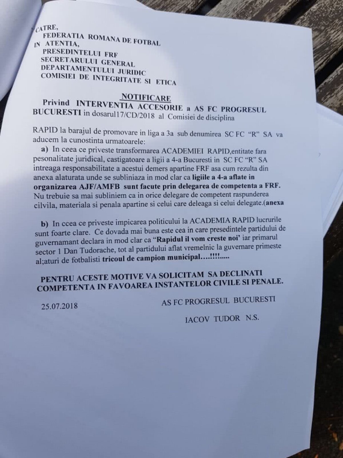 CSA STEAUA // FOTO Probleme pentru Talpan » A fost așteptat de ultrașii rapidiști la intrarea în complexul "Lia Manoliu"