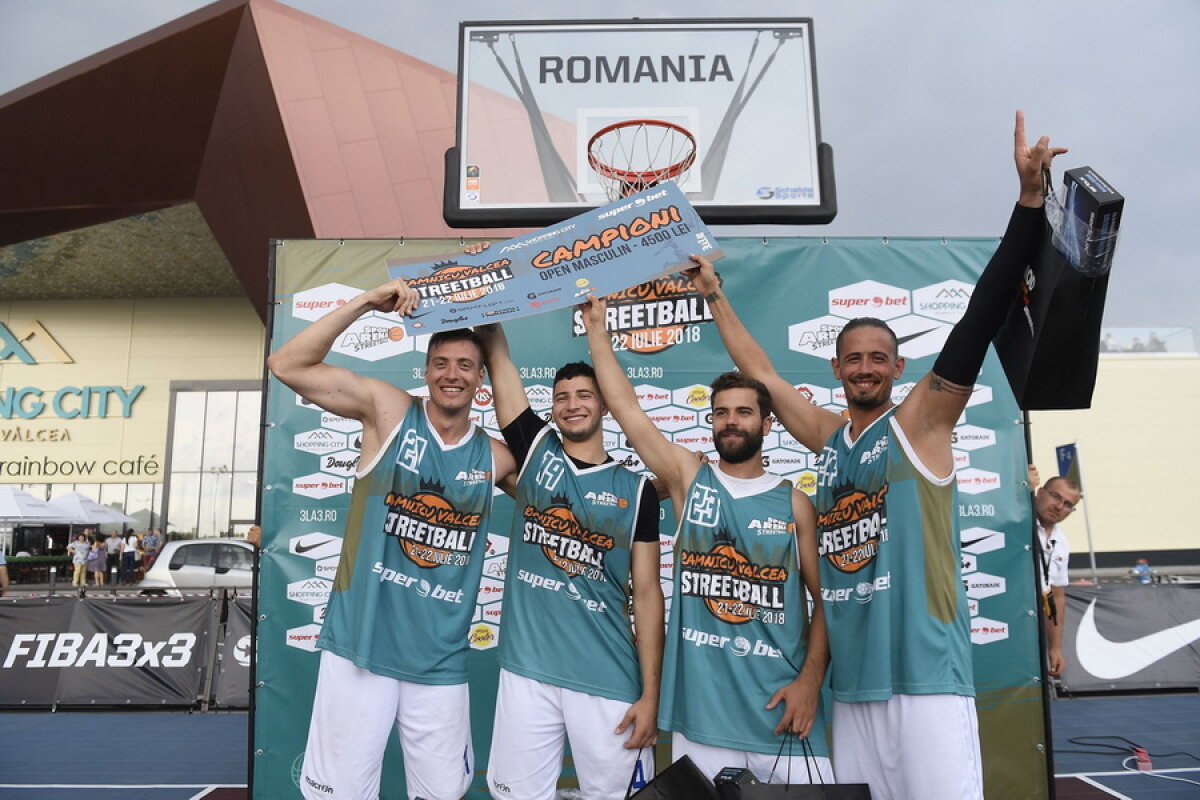 GALERIE FOTO » Luminița Huțupan s-a apucat de baschet și-a făcut spectacol la Râmnicu Vâlcea Streetball