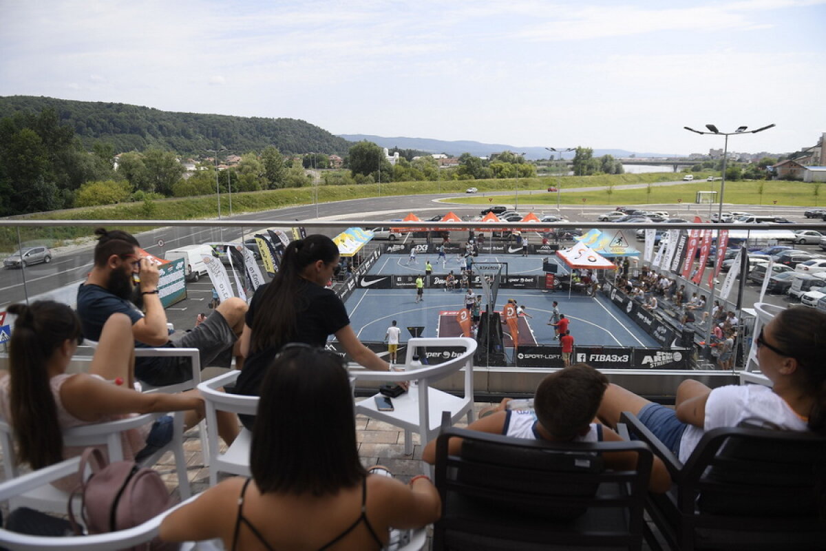 GALERIE FOTO » Luminița Huțupan s-a apucat de baschet și-a făcut spectacol la Râmnicu Vâlcea Streetball