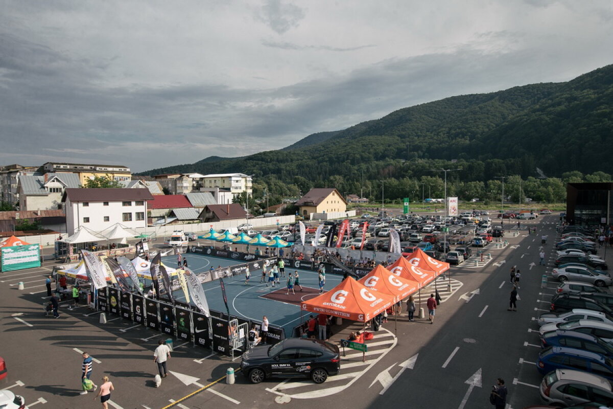 GALERIE FOTO » Luminița Huțupan s-a apucat de baschet și-a făcut spectacol la Râmnicu Vâlcea Streetball