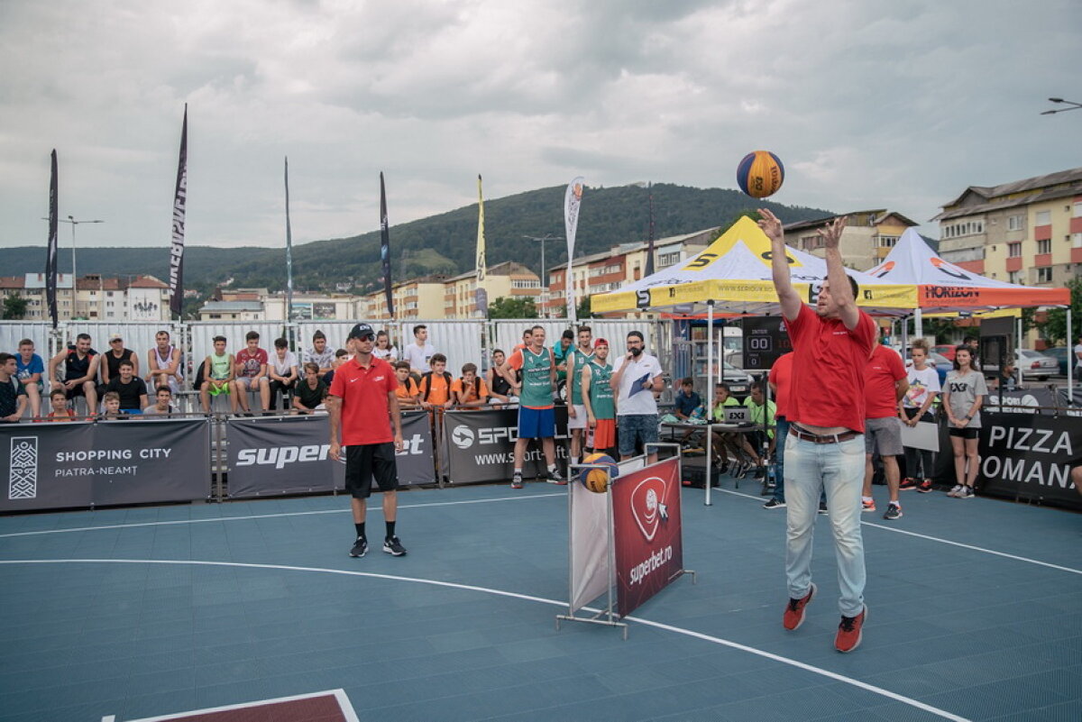GALERIE FOTO » Luminița Huțupan s-a apucat de baschet și-a făcut spectacol la Râmnicu Vâlcea Streetball