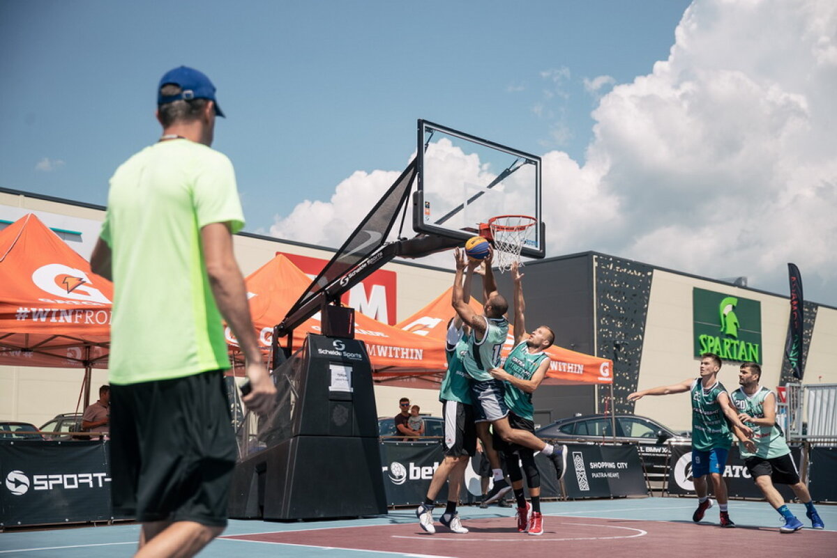 GALERIE FOTO » Luminița Huțupan s-a apucat de baschet și-a făcut spectacol la Râmnicu Vâlcea Streetball