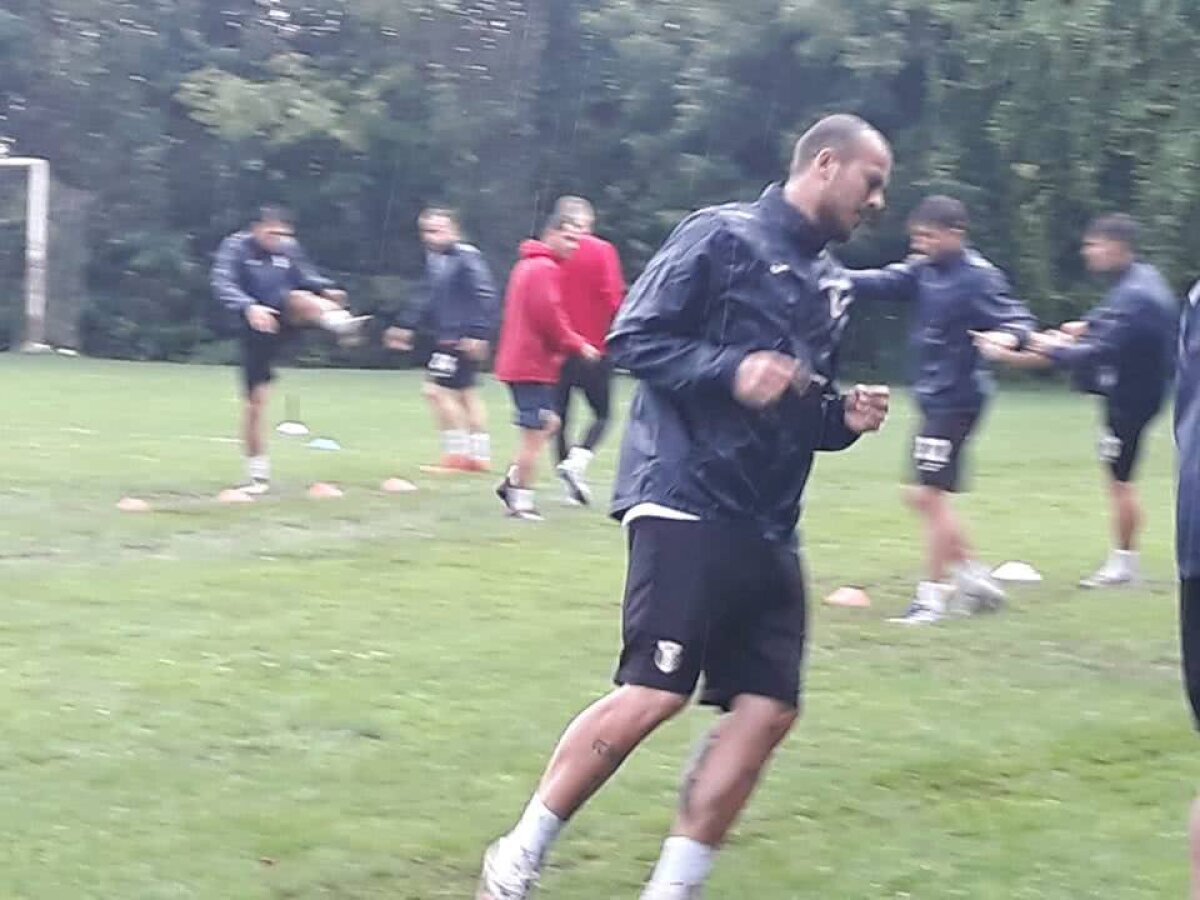 FOTO Primele imagini cu Denis Alibec după revenirea la Astra Giurgiu » Ce număr va purta vârful adus de la FCSB