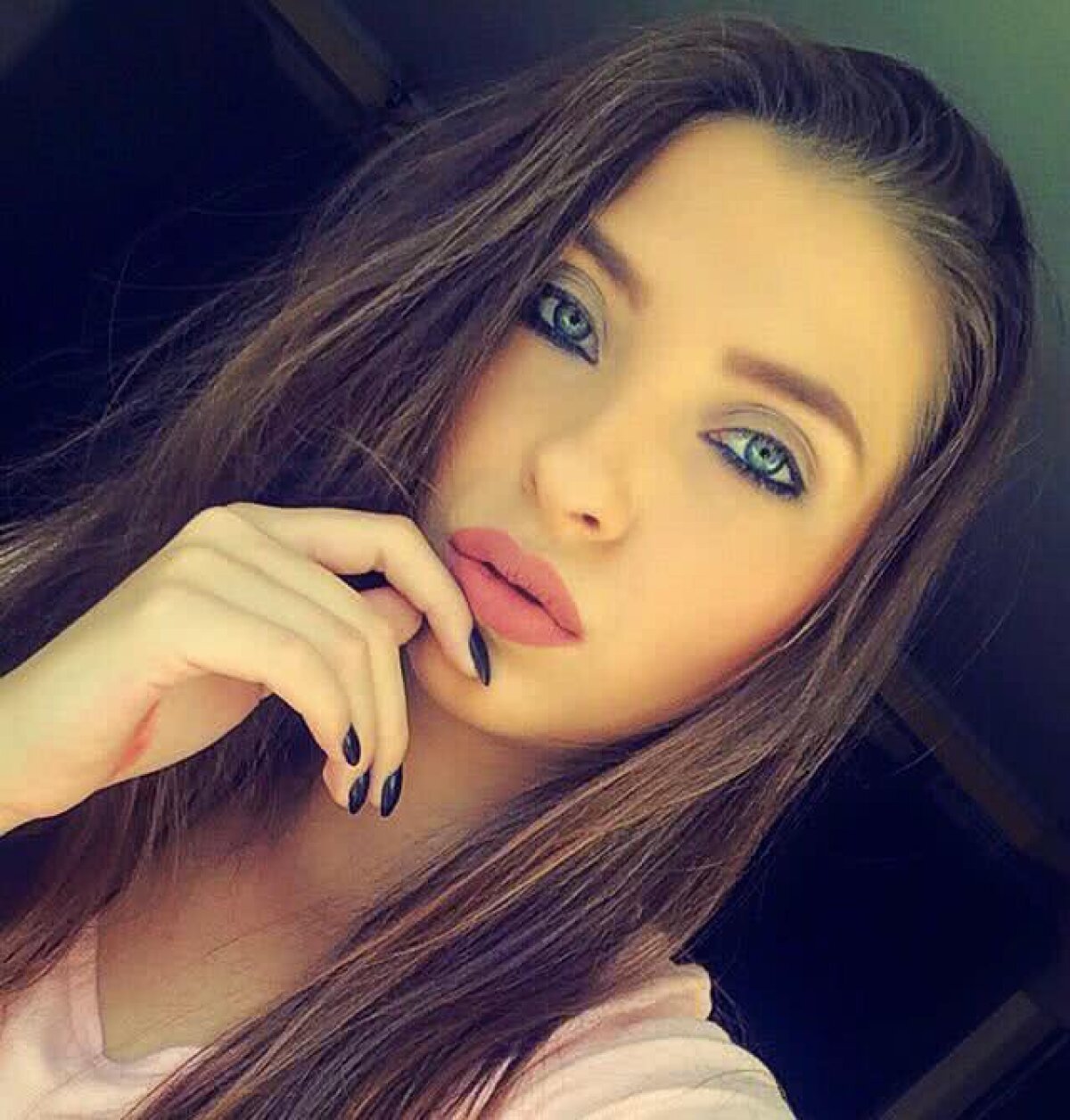 GALERIE FOTO Denisa Trofin a jucat fotbal în liceu și e nelipsită de pe stadioanele din România » Regina frumuseții!