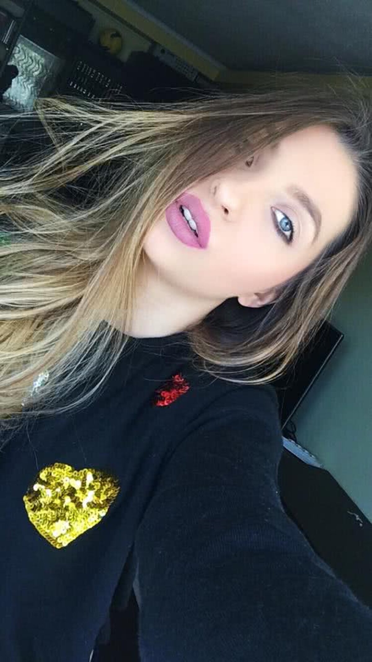 GALERIE FOTO Denisa Trofin a jucat fotbal în liceu și e nelipsită de pe stadioanele din România » Regina frumuseții!