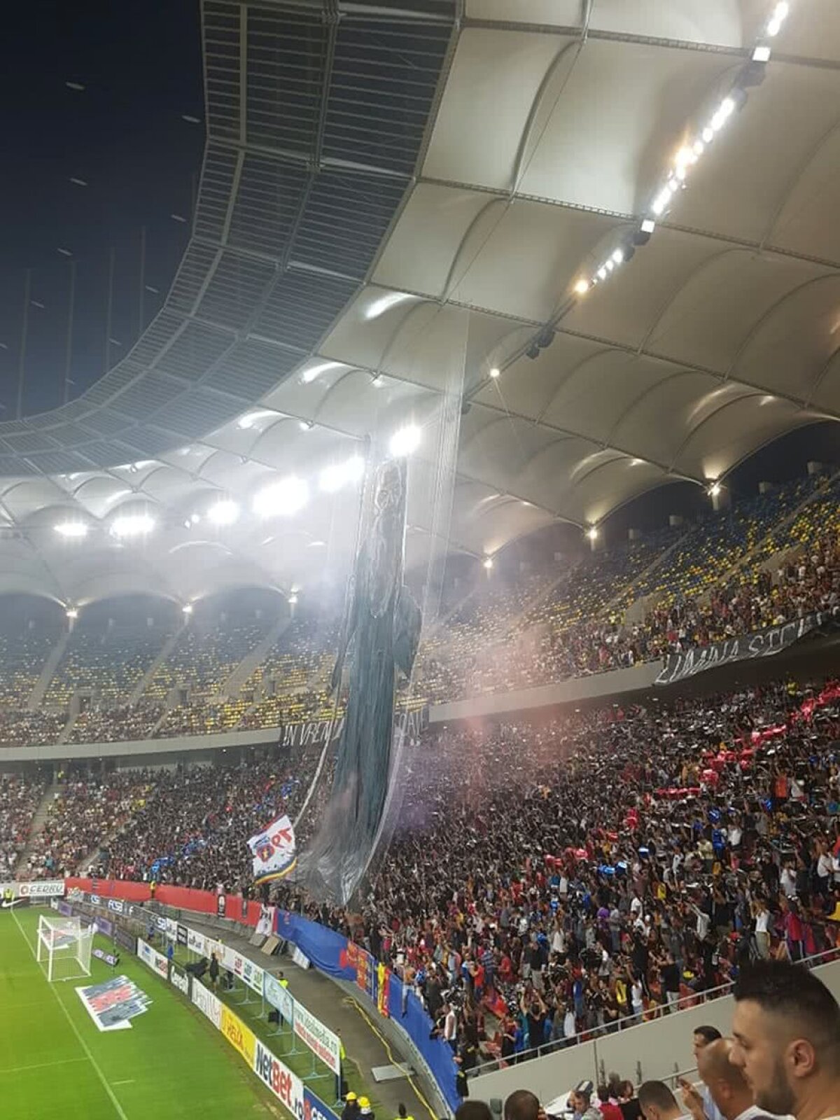 FCSB - DINAMO // FOTO Dinamoviștii au știut scenografia rivalilor! Vezi mesajul ironic prin care le-au răspuns