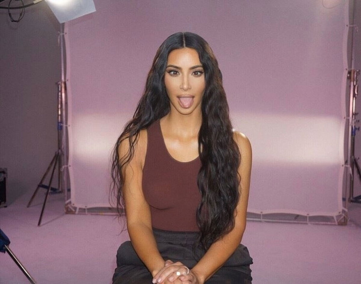 GALERIE FOTO Kim Kardashian, regina supremă a fotografiilor sexy