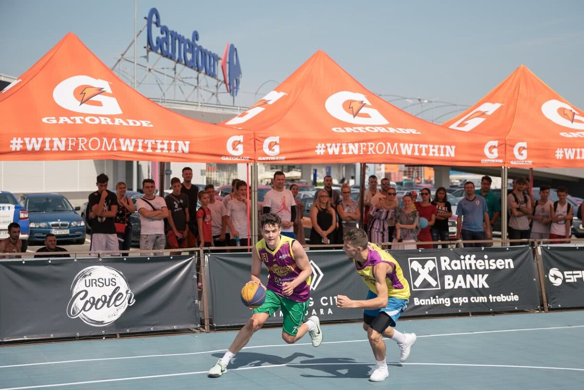 Ring de baschet » Leonard Doroftei a boxat cu mingea de baschet la turneul Sport Arena Streetball de la Ploiești