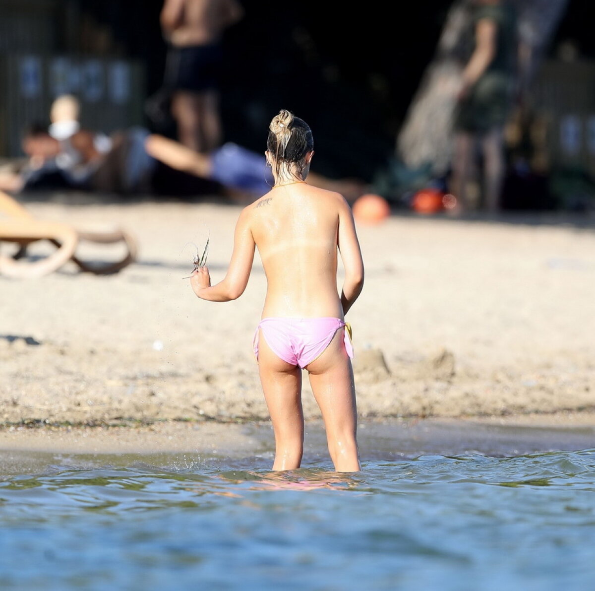 GALERIE FOTO Topless la Ibiza cu cea mai frumoasă femeie din familia regală britanică