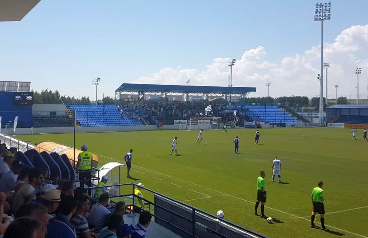 FOTO EXCLUSIV SSC Farul a revenit în liga secundă » Ultrașii au făcut spectacol la Ovidiu și n-au uitat de războiul cu Marica: "Vezi să nu te îneci!"