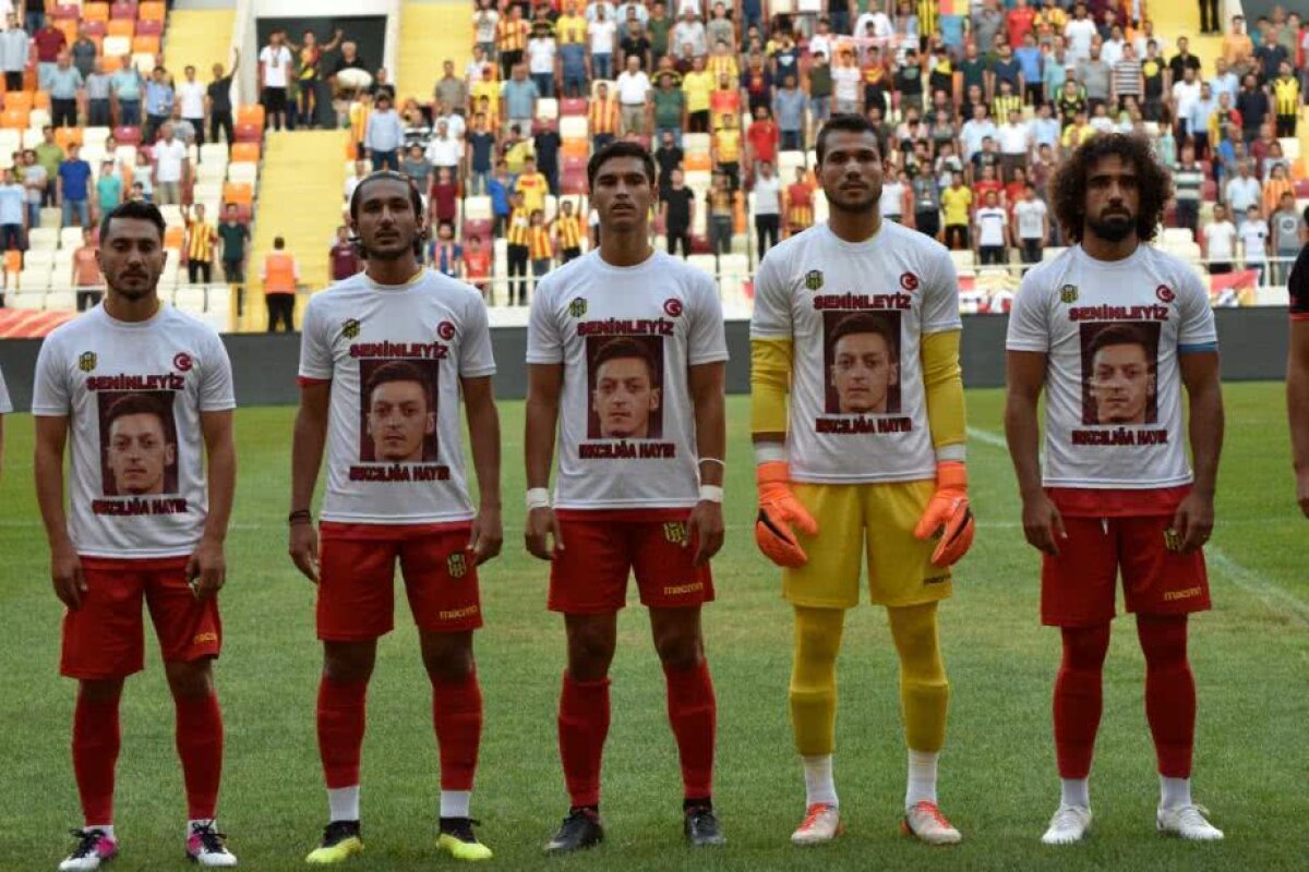 FOTO O formație de primă ligă din Turcia a purtat tricouri cu imaginea lui Mesut Ozil » Ce mesaj au inscripționat pe echipament