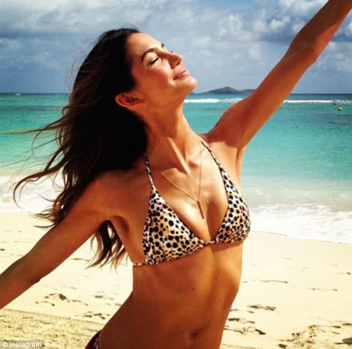 FOTO Din secretele unui fotomodel celebru: volei, înot și jogging pentru a fi mereu în top