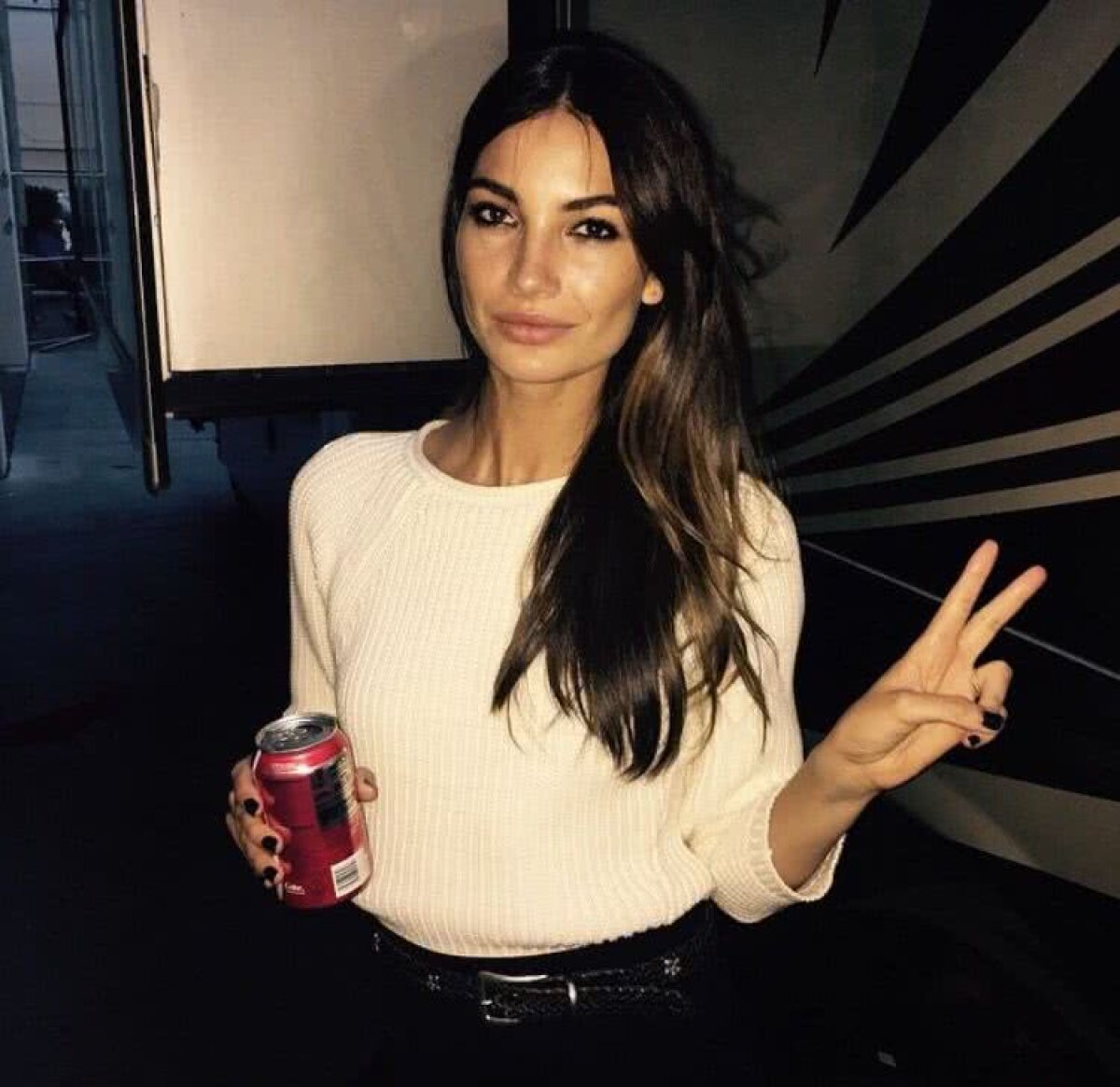 FOTO Din secretele unui fotomodel celebru: volei, înot și jogging pentru a fi mereu în top