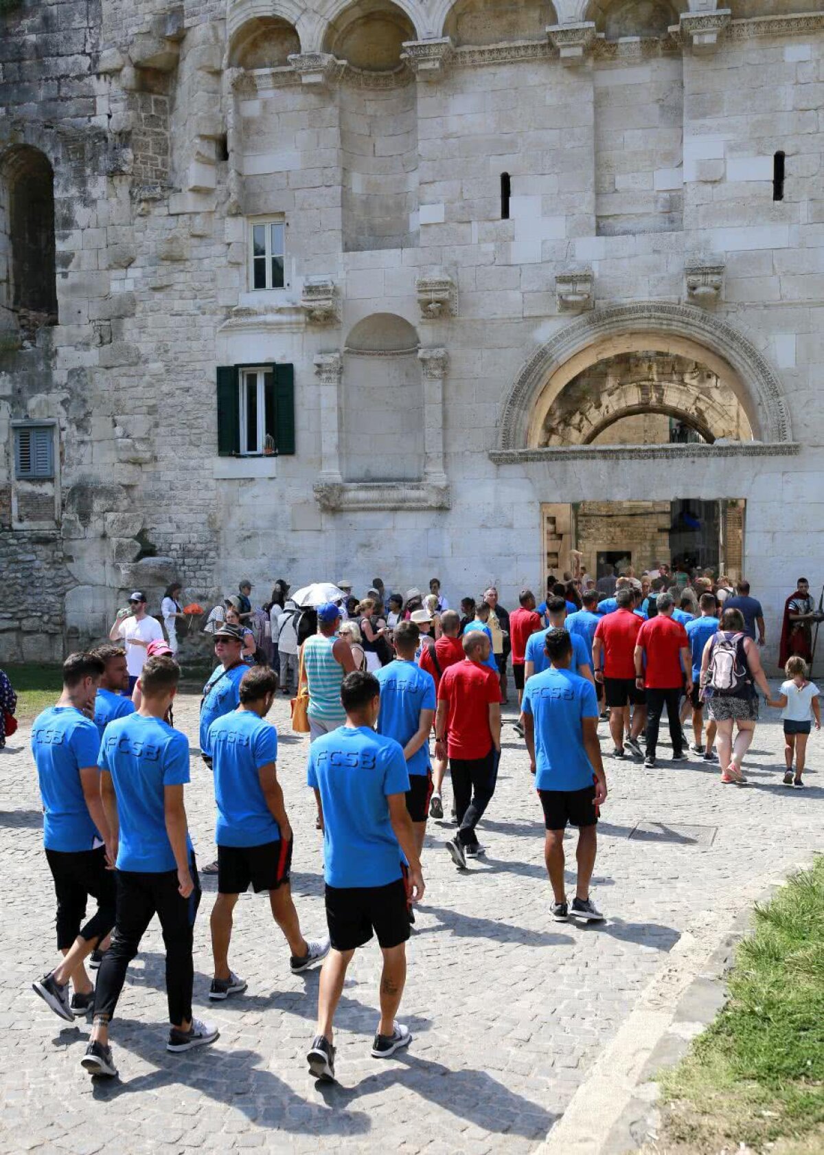 CORESPONDENȚĂ GSP DIN SPLIT // VIDEO+FOTO EXCLUSIV Steliștii au luat pulsul orașului Split » Jucătorii, urmăriți în permanență de 3 polițiști + Dică a ajutat doi fani