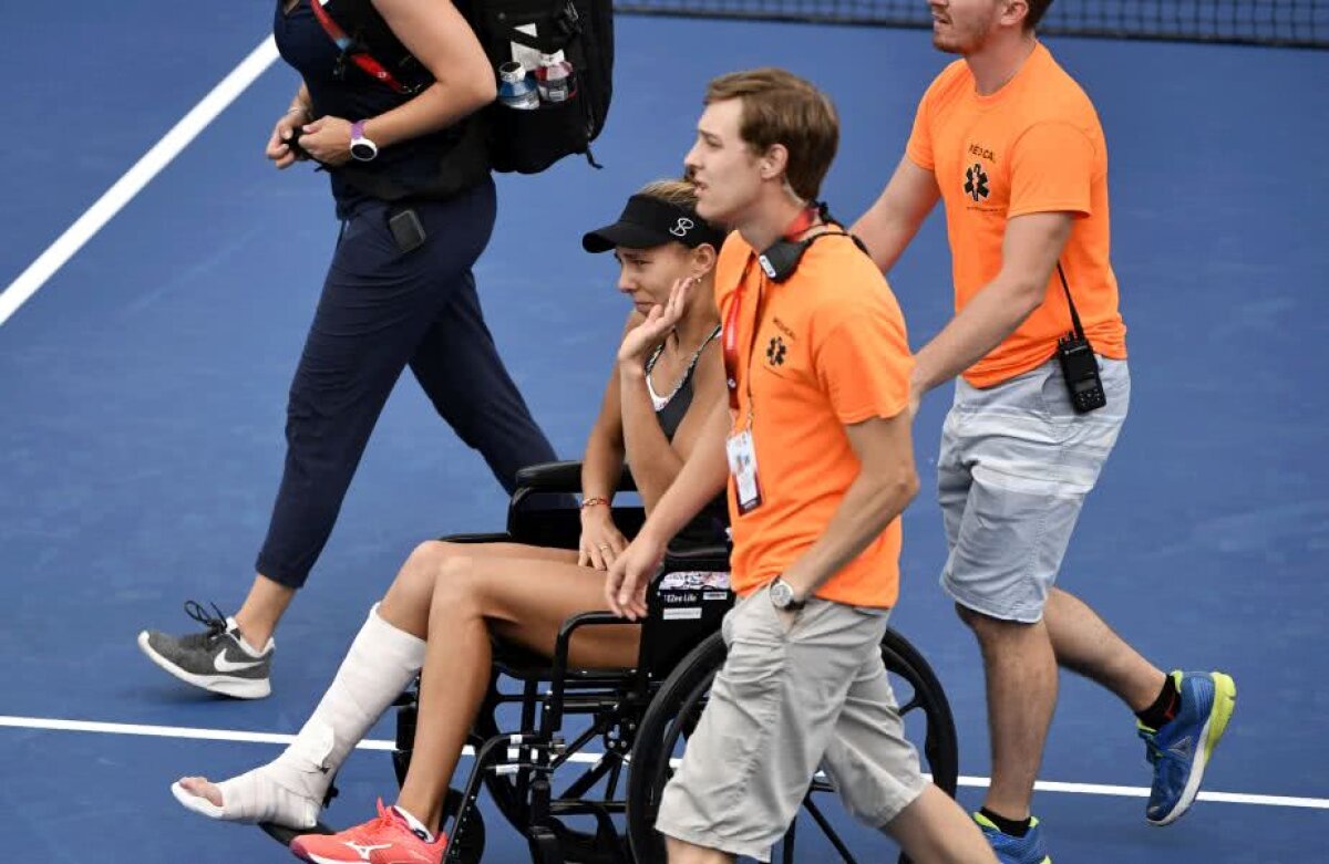 MIHAELA BUZĂRNESCU - ELINA SVITOLINA. Momente ȘOCANTE! Buzărnescu la pământ, plânge și urlă de durere! Imagini incredibile: Elina Svitolina a venit de urgență cu gheață! Doctorii au intervenit de 5 minute și jucătoarea noastră nu se poate ridica
