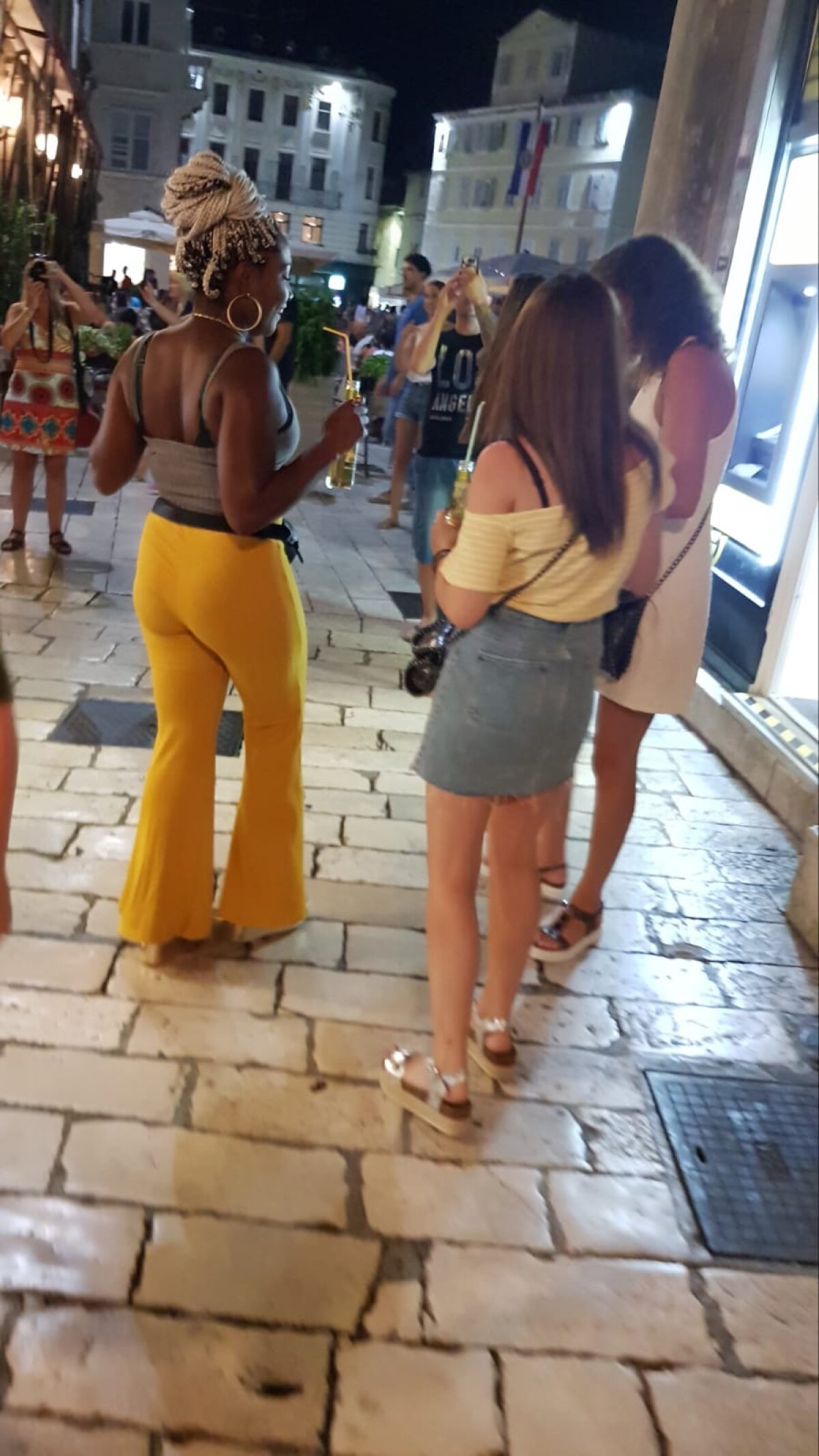 CORESPONDENȚĂ DIN CROAȚIA Cu faţa la joc, nu la fete! Jucătorii lui Dică au avut mai mult de tras cu frumusețile croate decât cu ultrașii lui Hajduk