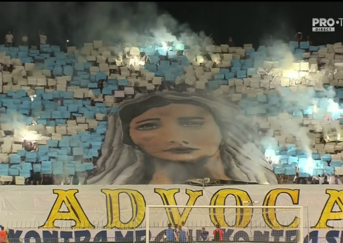 HAJDUK SPLIT - FCSB // FOTO 2 detalii de la meciul cu peripeții al lui FCSB în Europa League: fani fabuloși și noul antrenor al roș-albaștrilor :)