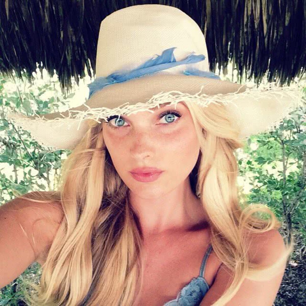 FOTO "Îngerul" care a jucat baschet profesionist » Superba Elsa Hosk e pasionată de sport