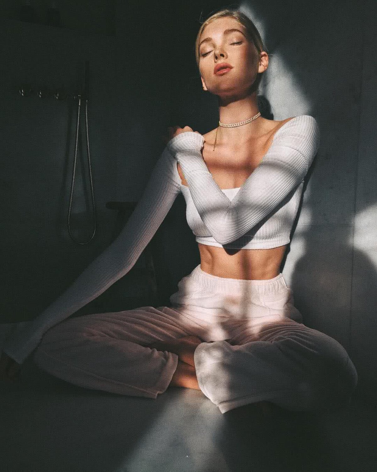 FOTO "Îngerul" care a jucat baschet profesionist » Superba Elsa Hosk e pasionată de sport