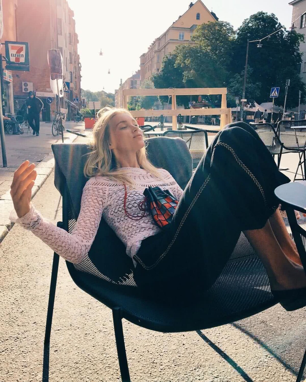 FOTO "Îngerul" care a jucat baschet profesionist » Superba Elsa Hosk e pasionată de sport