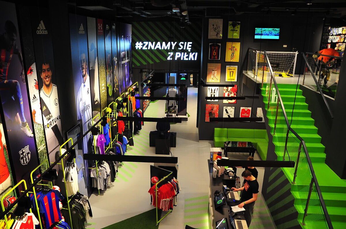 Unul dintre cele mai mari magazine de fotbal din Europa, acum și în România