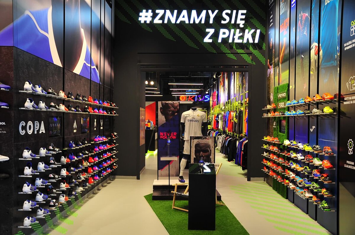 Unul dintre cele mai mari magazine de fotbal din Europa, acum și în România