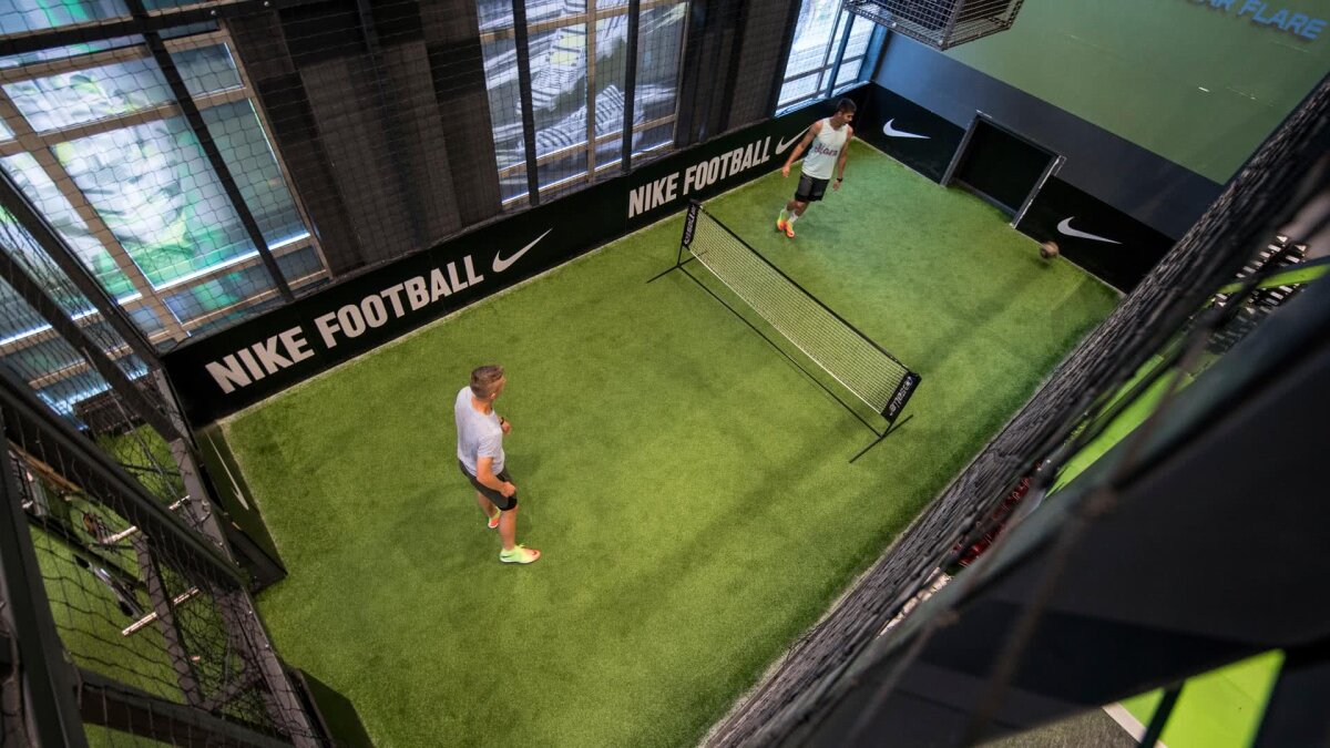 Unul dintre cele mai mari magazine de fotbal din Europa, acum și în România