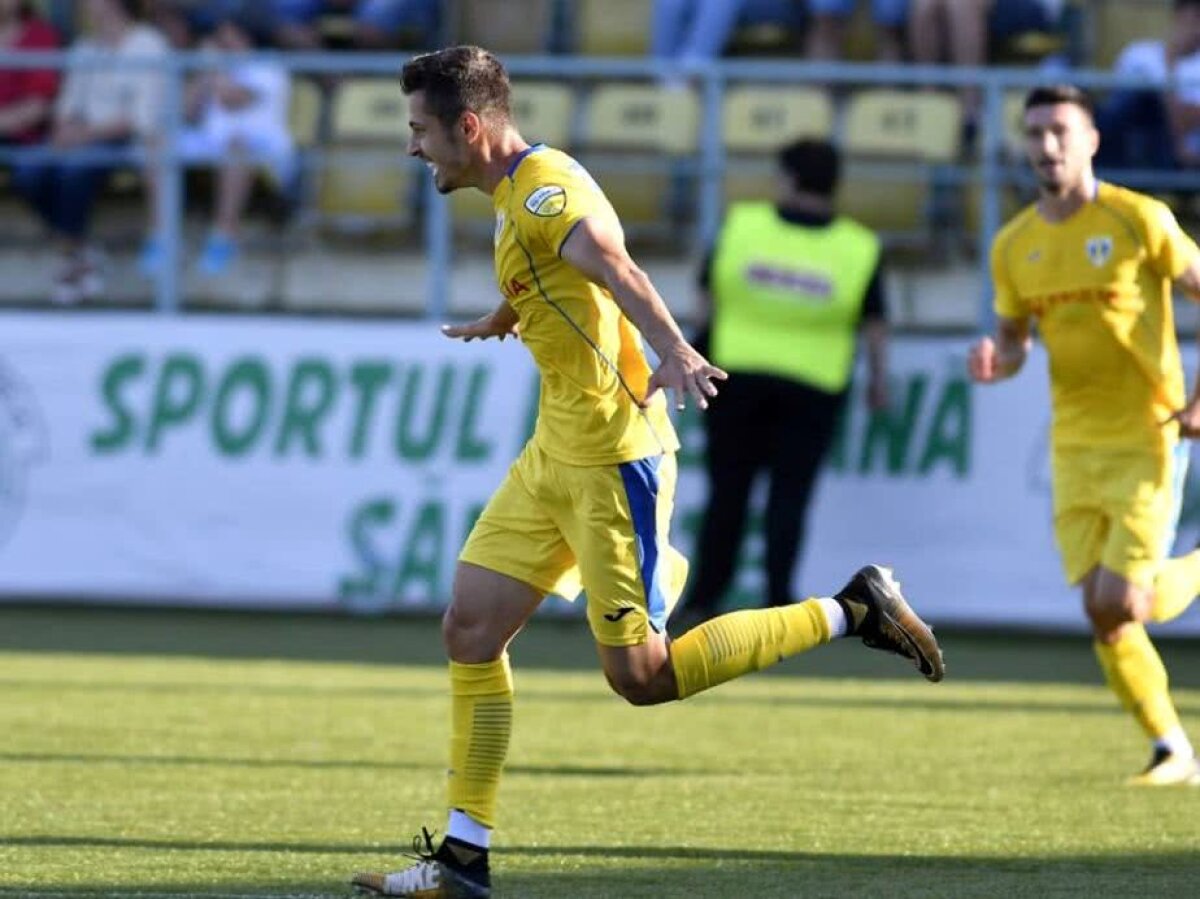 FOTO Petrolul Ploiești, primul pas spre promovarea în Liga 1! "Dubla" fundașului cu 122 de meciuri în Liga 1 a rezolvat partida