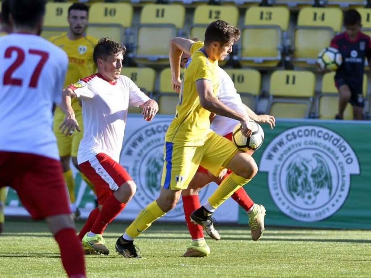 FOTO Petrolul Ploiești, primul pas spre promovarea în Liga 1! "Dubla" fundașului cu 122 de meciuri în Liga 1 a rezolvat partida