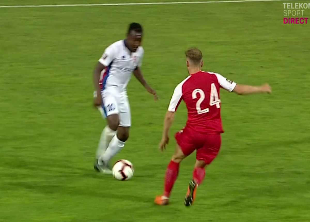 FOTO Da, e fotbalist! Titularizat în premieră în Liga 1, Ongenda, ex-PSG, s-a distrat cu apărarea Astrei în prima repriză