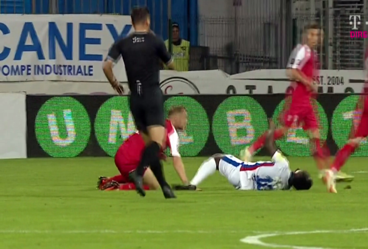 FOTO Da, e fotbalist! Titularizat în premieră în Liga 1, Ongenda, ex-PSG, s-a distrat cu apărarea Astrei în prima repriză