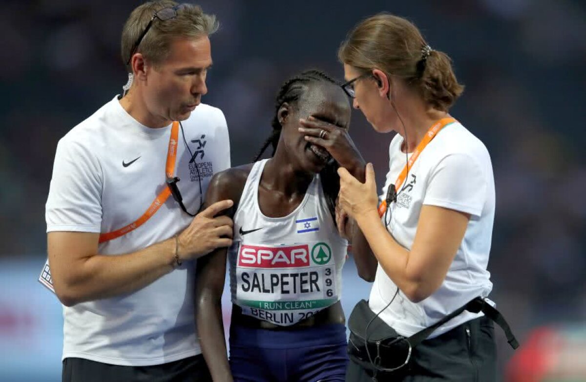 GALERIE FOTO Dezastru, dezastru, dezastru! Drama teribilă a unei atlete: s-a oprit crezând că a câștigat o medalie, dar a încheiat cursa în lacrimi