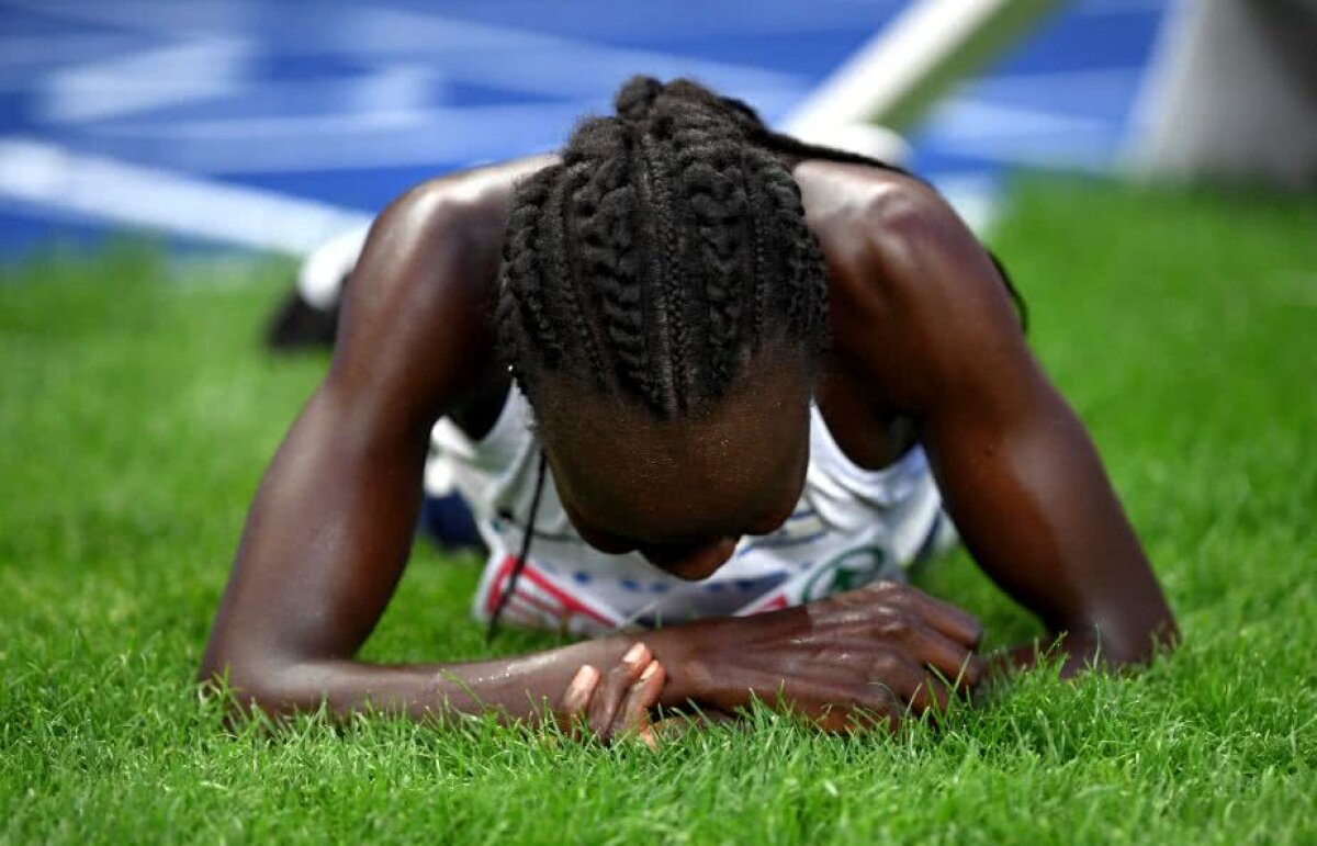 GALERIE FOTO Dezastru, dezastru, dezastru! Drama teribilă a unei atlete: s-a oprit crezând că a câștigat o medalie, dar a încheiat cursa în lacrimi