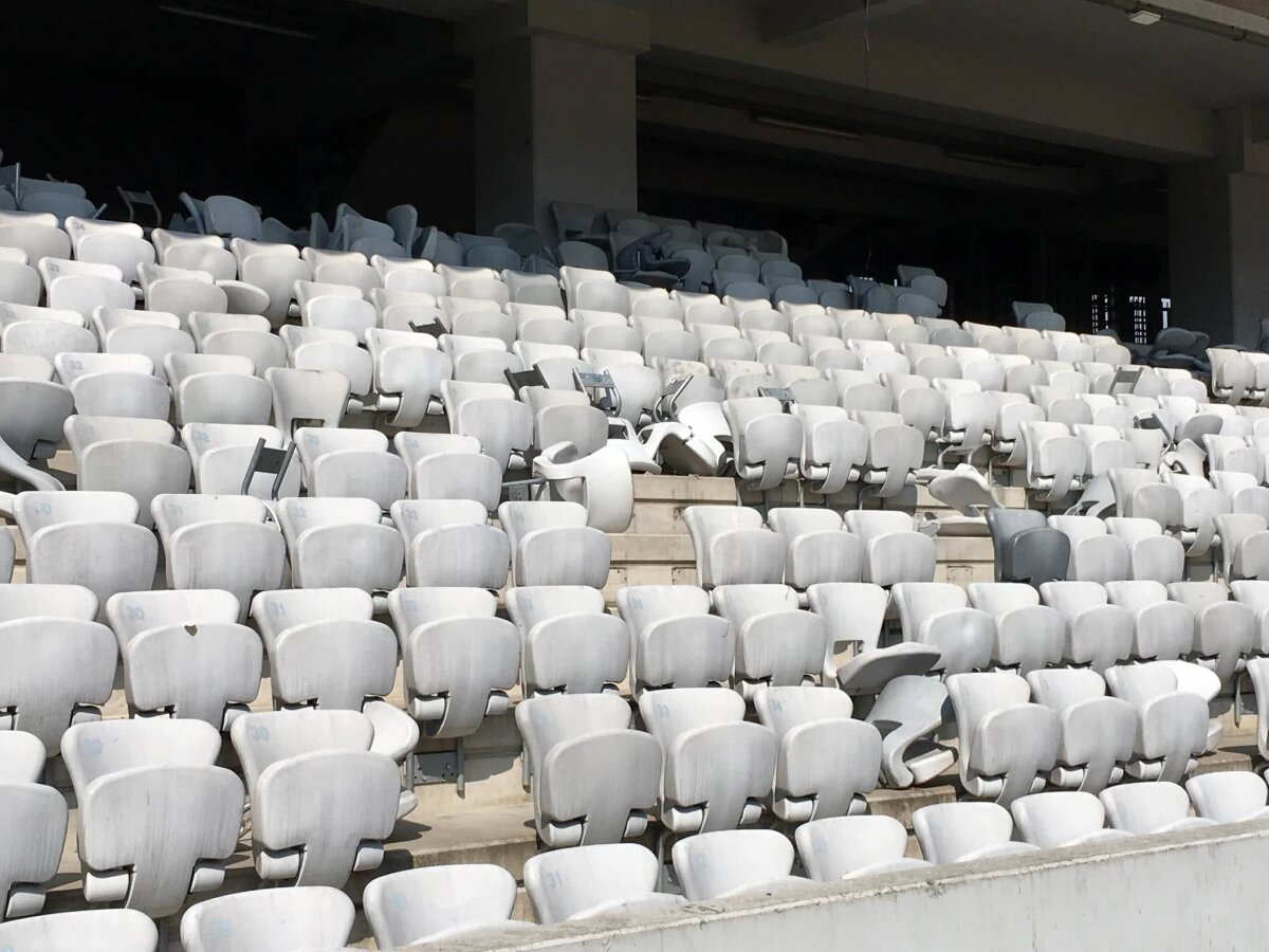 FOTO Au distrus pista! Cluj Arena arată ca după bombardament în urma festivalului muzical Untold » UPDATE // Reacția reprezentanților Untold