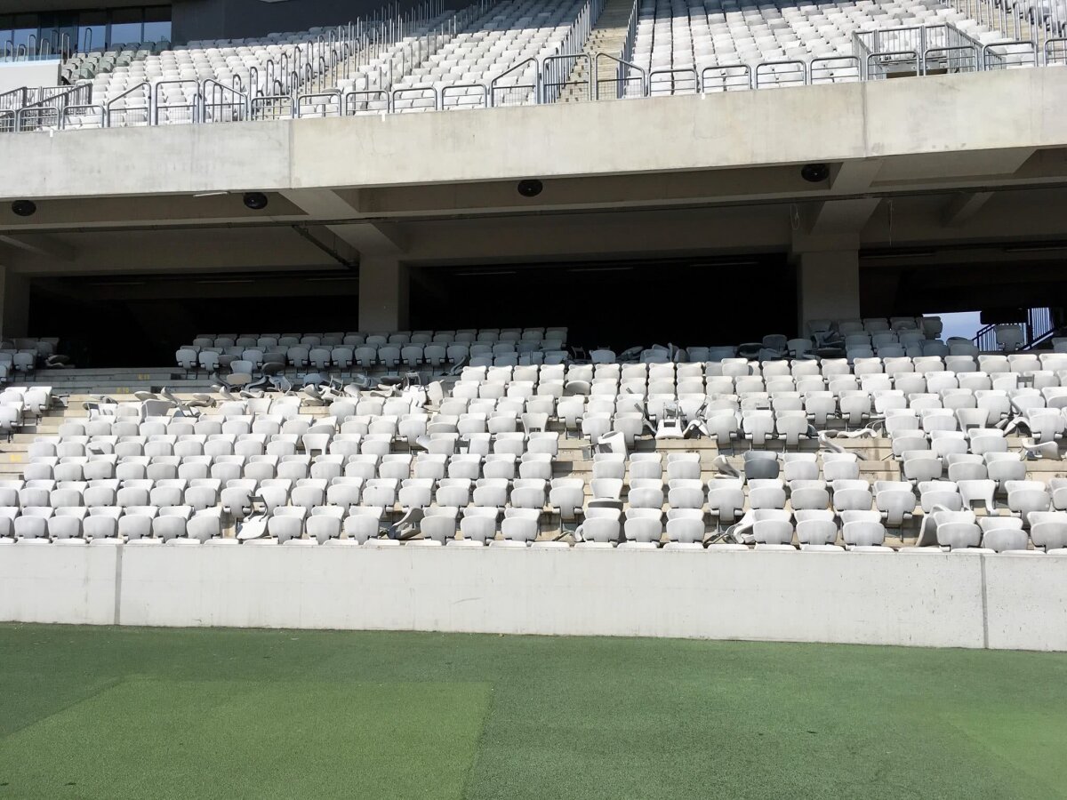 FOTO Au distrus pista! Cluj Arena arată ca după bombardament în urma festivalului muzical Untold » UPDATE // Reacția reprezentanților Untold