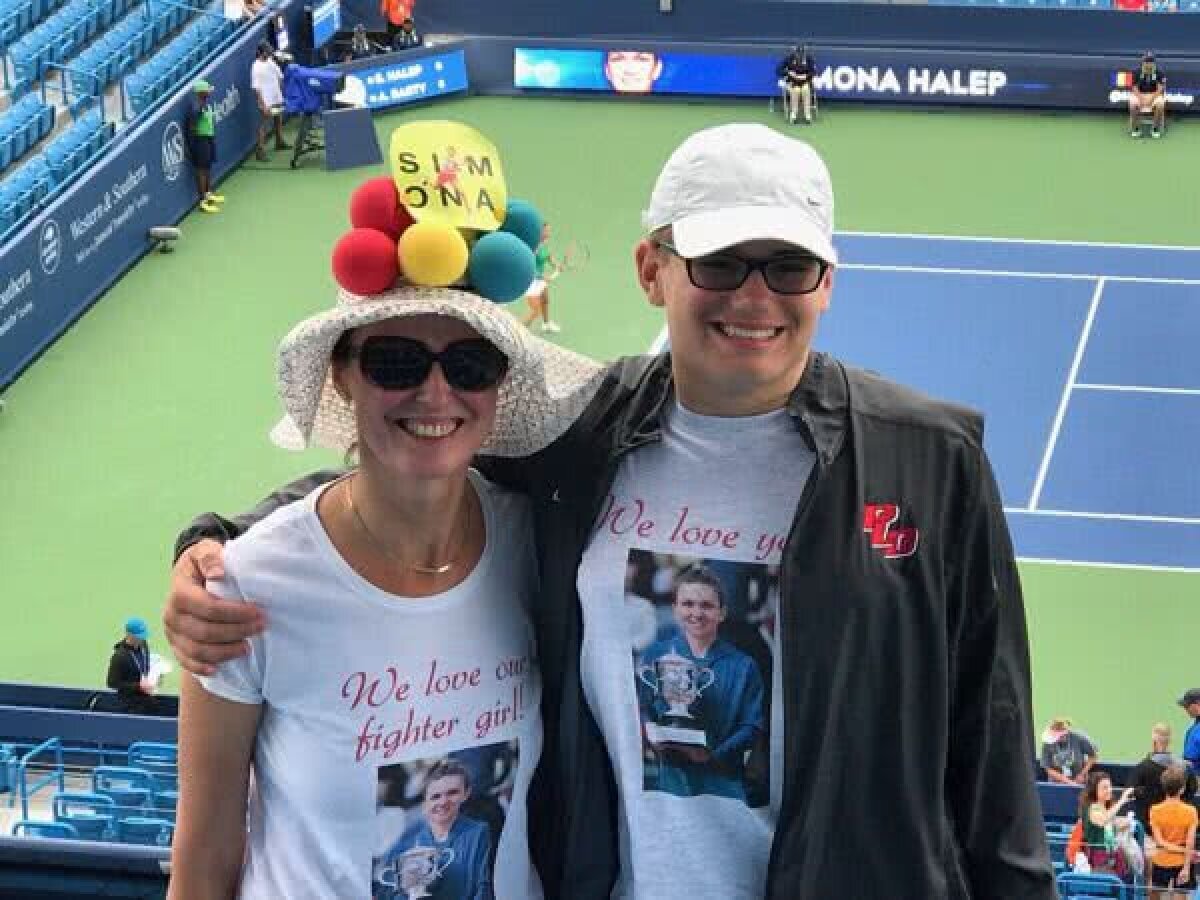 SIMONA HALEP - ASHLEIGH BARTY // FOTO + VIDEO Liderul mondial continuă să strălucească! Victorie solidă și calificare în sferturi la Cincinnati » Revine pe teren după miezul nopții