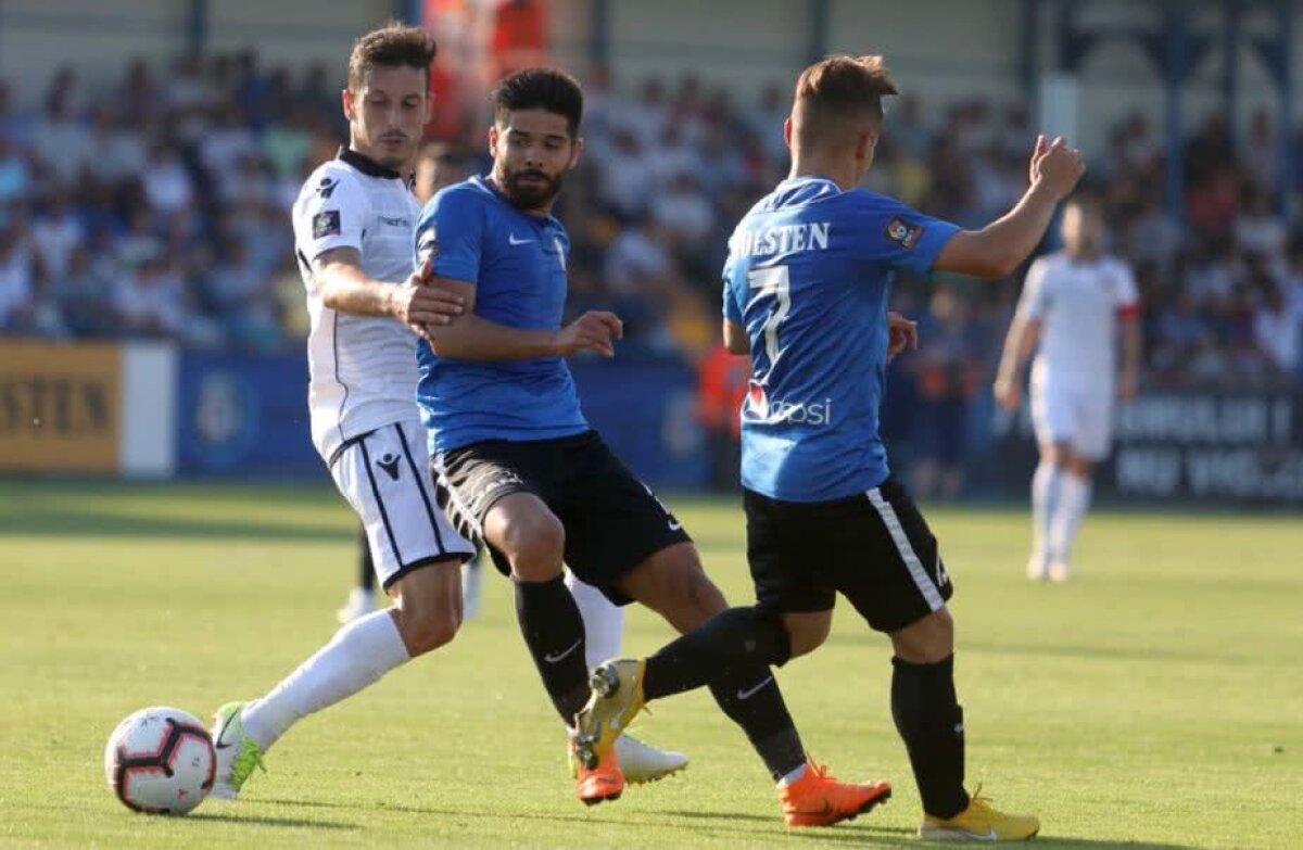 Doi jucători de la Viitorul, acuzați în tabloid că ar fi petrecut cu alcool și țigări în club