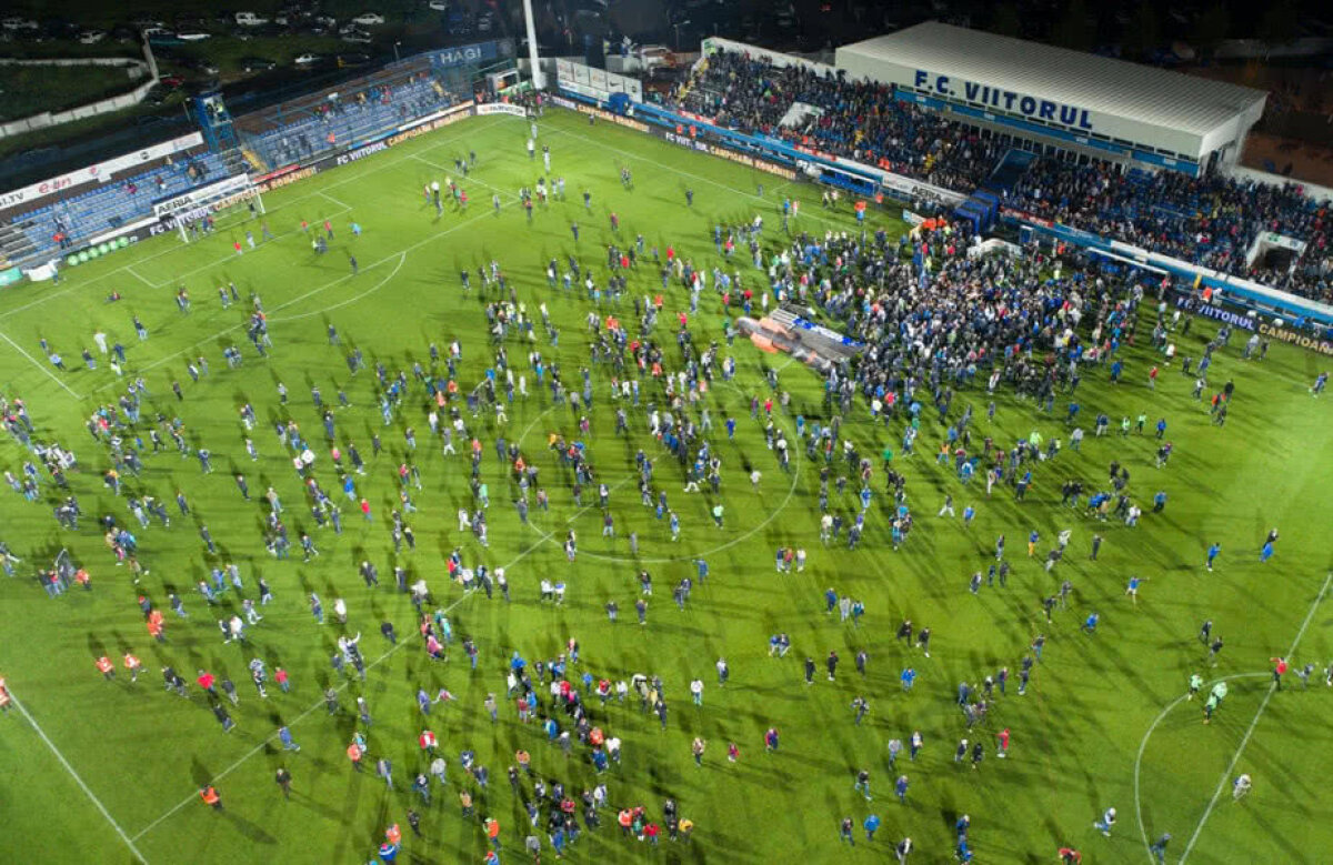 VIITORUL - FCSB // 7 lucruri inedite remarcate de reporterul GSP.ro prezent la Ovidiu » Scandare pro-CSA Steaua a fanilor Viitorului, cine l-a întâmpinat pe Benzar și decizia vitală a lui Dică