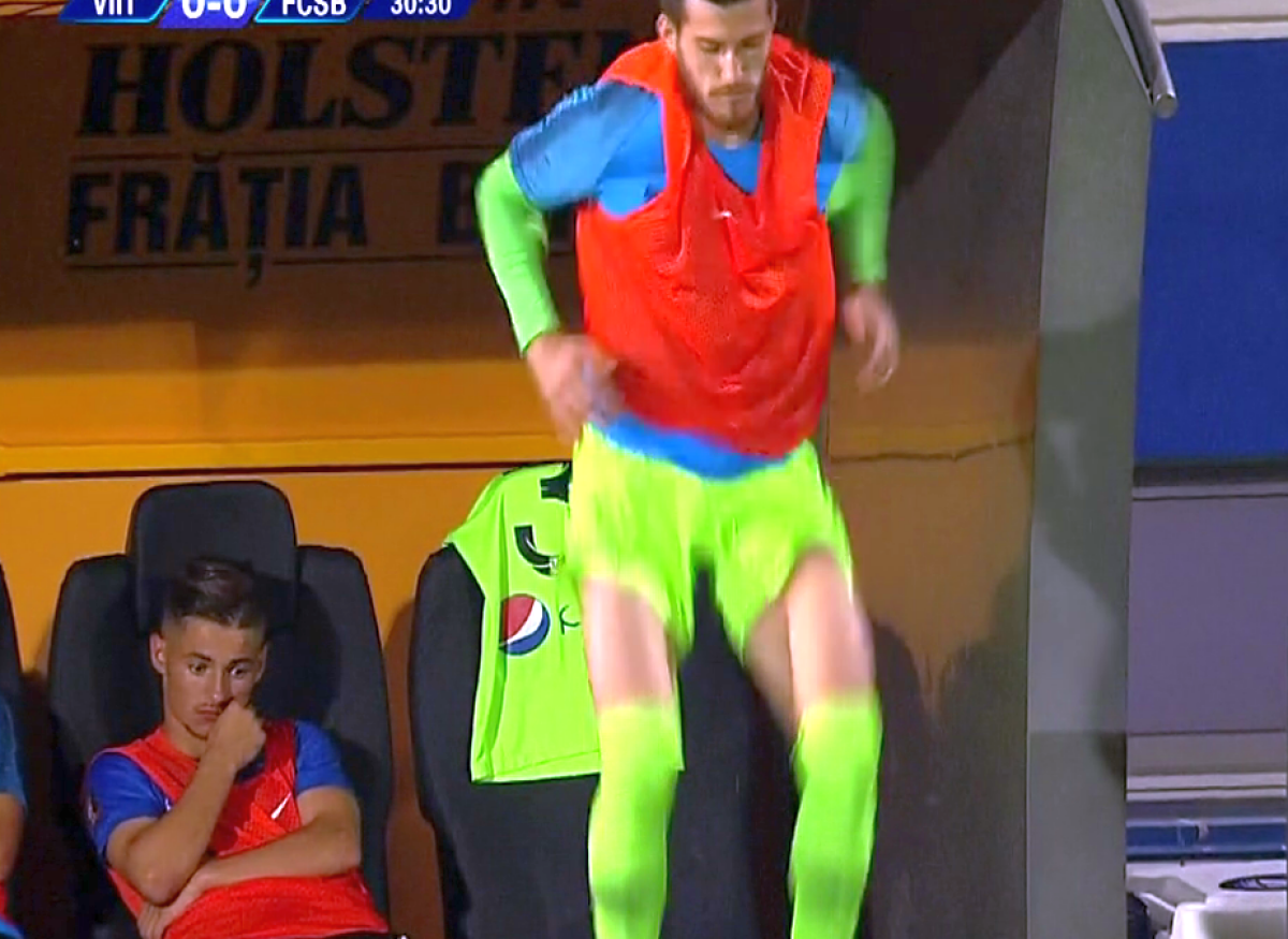 VIITORUL - FCSB // FOTO Moment tensionat pe banca Viitorului » Hagi și-a ieșit din minți și a țipat la antrenorul de portari!