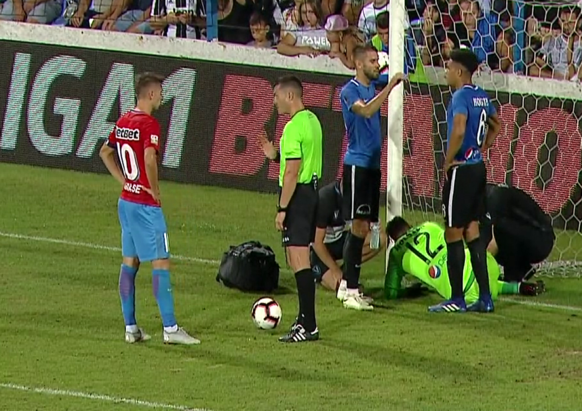 VIITORUL - FCSB // FOTO Moment tensionat pe banca Viitorului » Hagi și-a ieșit din minți și a țipat la antrenorul de portari!