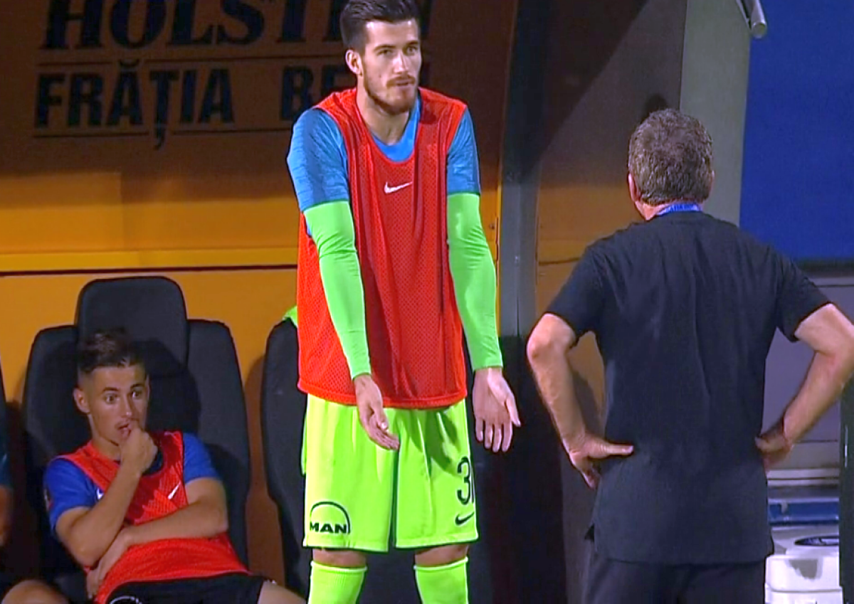 VIITORUL - FCSB // FOTO Moment tensionat pe banca Viitorului » Hagi și-a ieșit din minți și a țipat la antrenorul de portari!