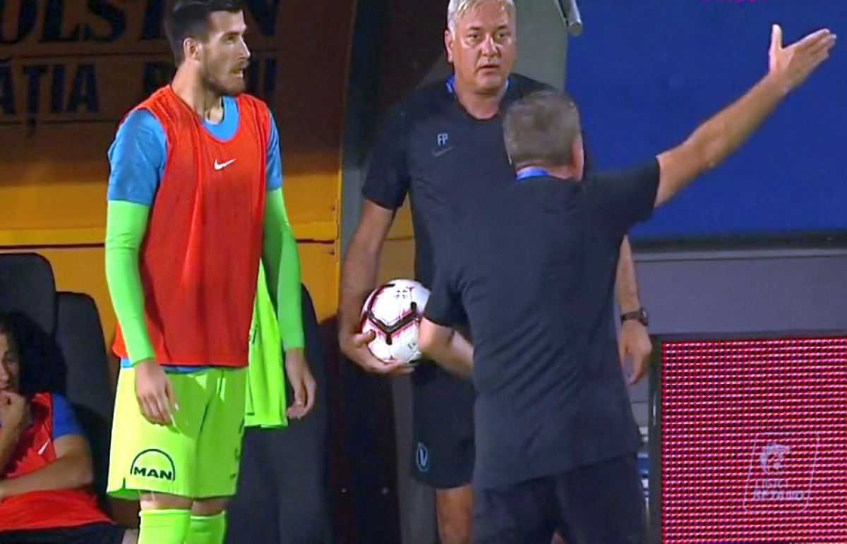VIITORUL - FCSB // FOTO Moment tensionat pe banca Viitorului » Hagi și-a ieșit din minți și a țipat la antrenorul de portari!