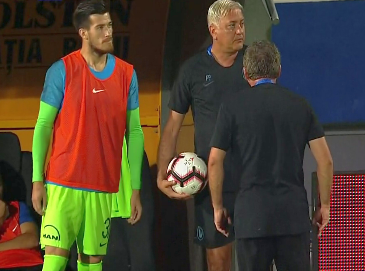 VIITORUL - FCSB // FOTO Moment tensionat pe banca Viitorului » Hagi și-a ieșit din minți și a țipat la antrenorul de portari!