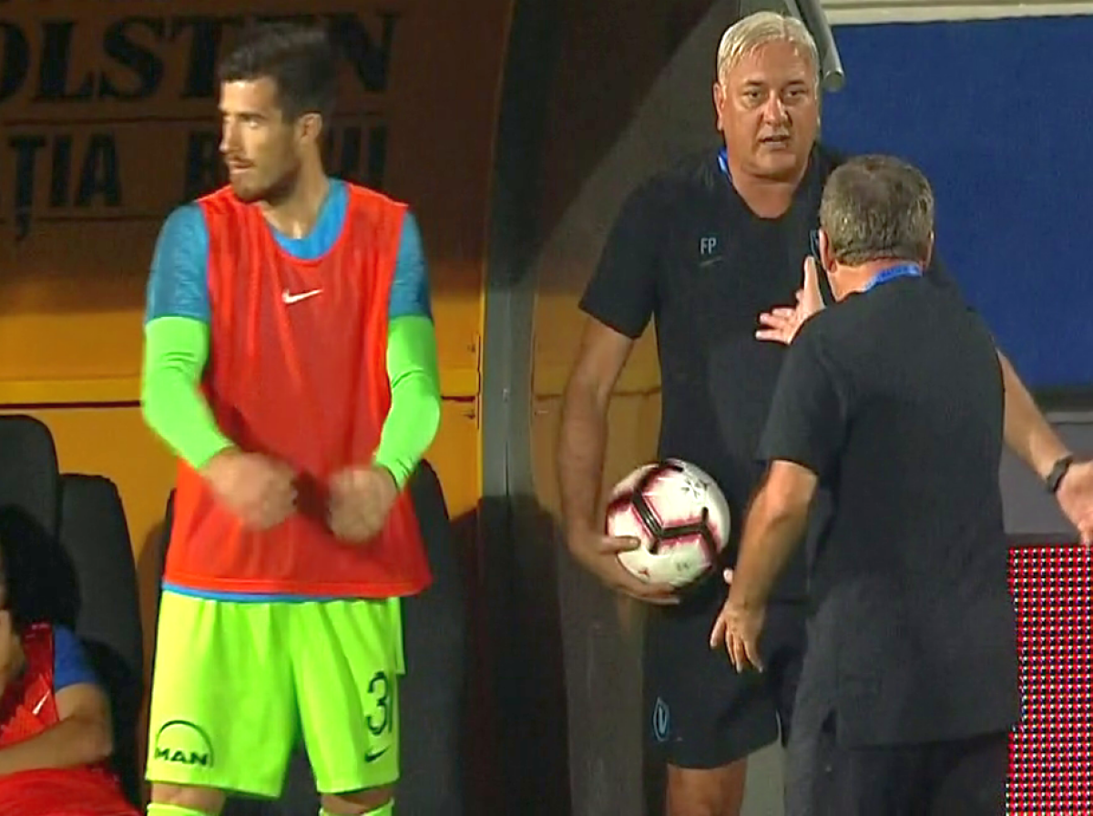 VIITORUL - FCSB // FOTO Moment tensionat pe banca Viitorului » Hagi și-a ieșit din minți și a țipat la antrenorul de portari!
